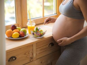 What to Eat (and Avoid) When Trying to Conceive